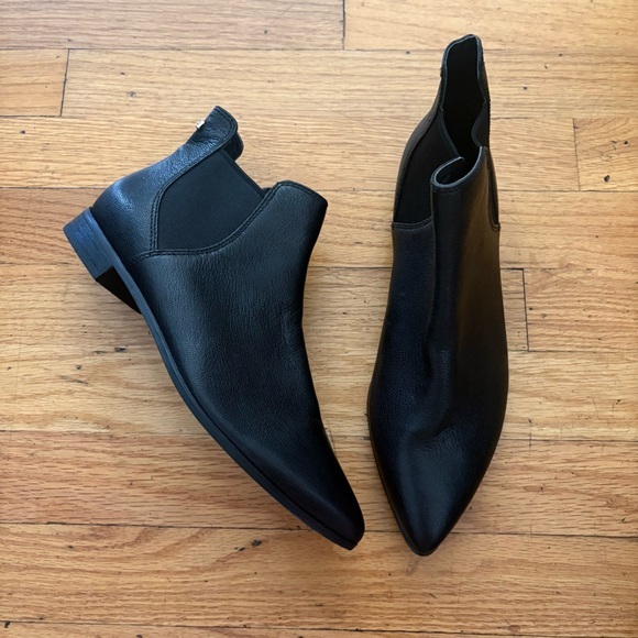 Cole Haan Black Leather Booties Size 7.5 - Picture 1 of 5